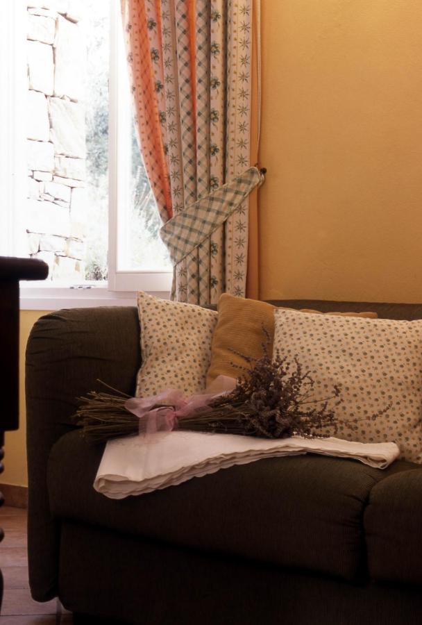 Uliveto Saglietto Agriturismo A Poggi Apartments อิมเปรีอา ภายนอก รูปภาพ
