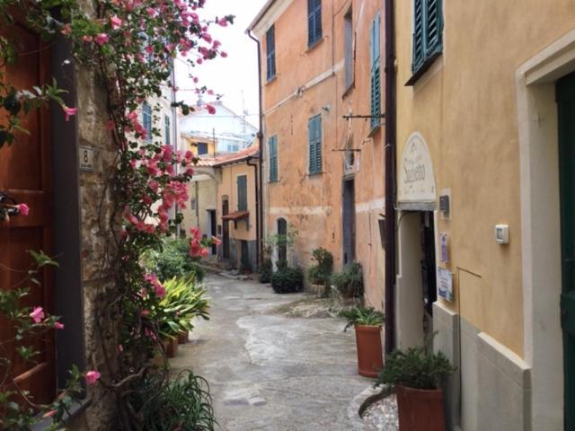 Uliveto Saglietto Agriturismo A Poggi Apartments อิมเปรีอา ภายนอก รูปภาพ