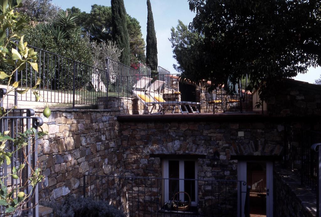Uliveto Saglietto Agriturismo A Poggi Apartments อิมเปรีอา ห้อง รูปภาพ