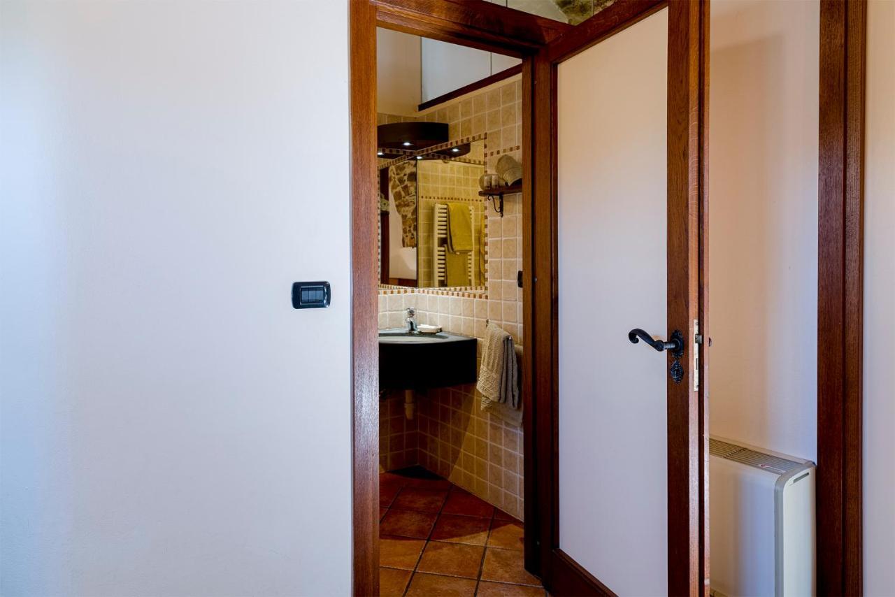Uliveto Saglietto Agriturismo A Poggi Apartments อิมเปรีอา ภายนอก รูปภาพ