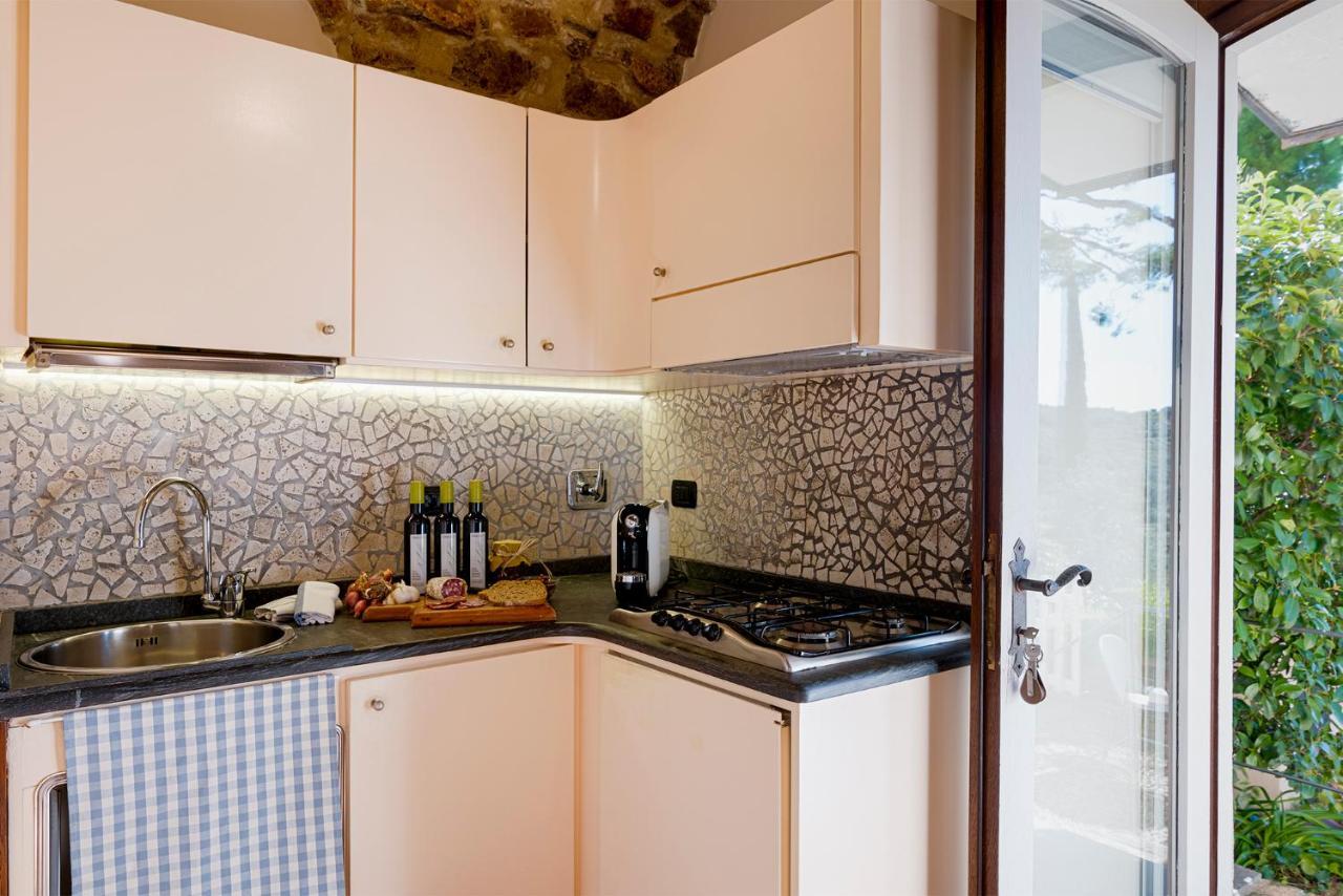 Uliveto Saglietto Agriturismo A Poggi Apartments อิมเปรีอา ภายนอก รูปภาพ