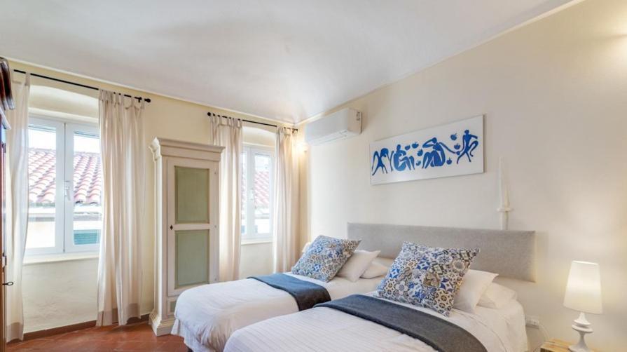 Uliveto Saglietto Agriturismo A Poggi Apartments อิมเปรีอา ภายนอก รูปภาพ