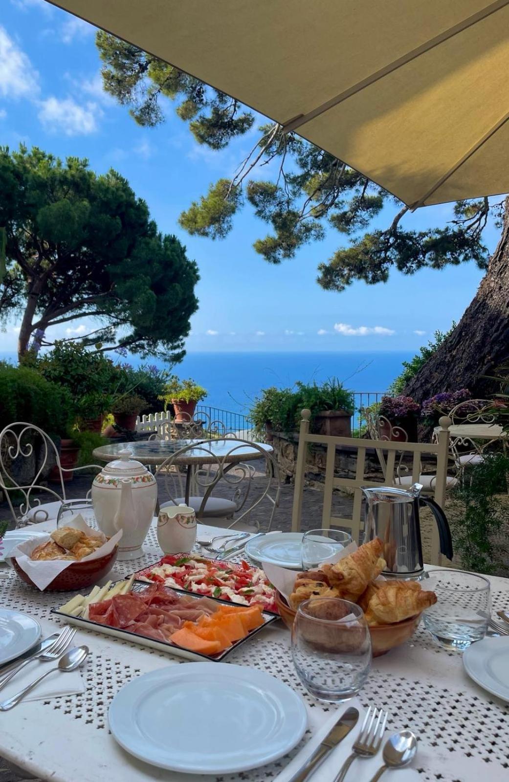 Uliveto Saglietto Agriturismo A Poggi Apartments อิมเปรีอา ภายนอก รูปภาพ