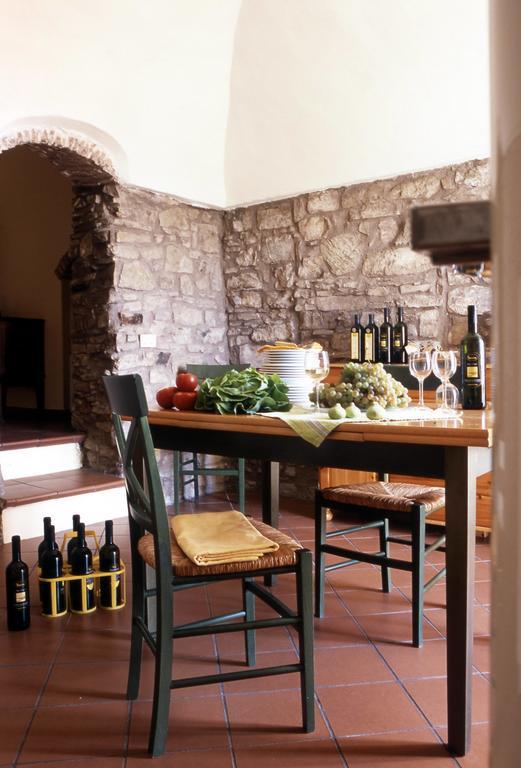 Uliveto Saglietto Agriturismo A Poggi Apartments อิมเปรีอา ห้อง รูปภาพ