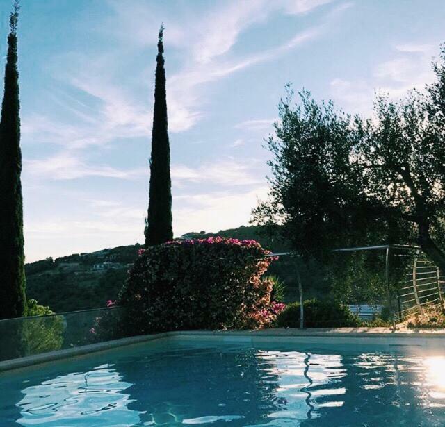 Uliveto Saglietto Agriturismo A Poggi Apartments อิมเปรีอา ภายนอก รูปภาพ